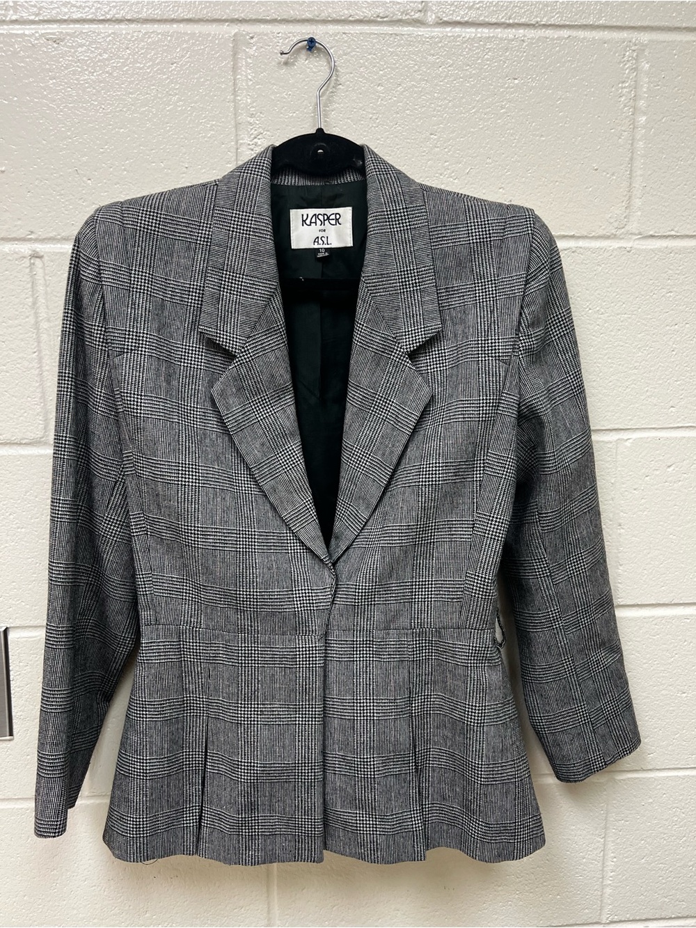 Kasper Women's Gray Plaid Suit with Single clasp blazer and A line skirt